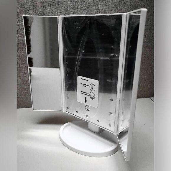 Makeup-Mirror001 21 LED Rotating Vanity Mirror with Lights - White - Picture 1 of 6